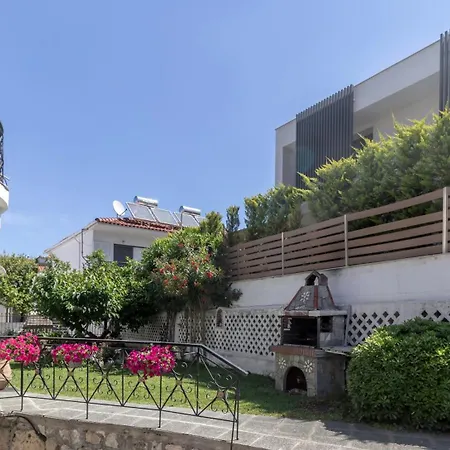 Apartamento Properstay 110 - George's Polychrono